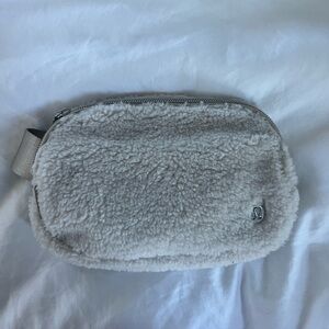 Lululemon Sherpa Everywhere Belt Bag